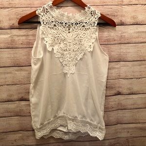 Gorgeous lace white sleeveless tank top medium